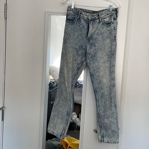 light wash jeans